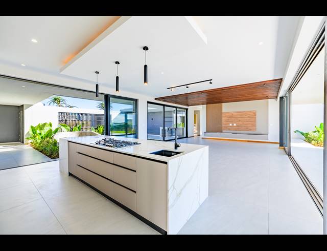 4 BEDROOM HOUSE FOR SALE IN ZULULAMI LUXURY COASTAL ESTATE